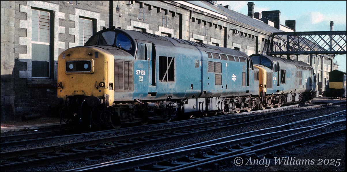 37152 and 37139 at Motherwell