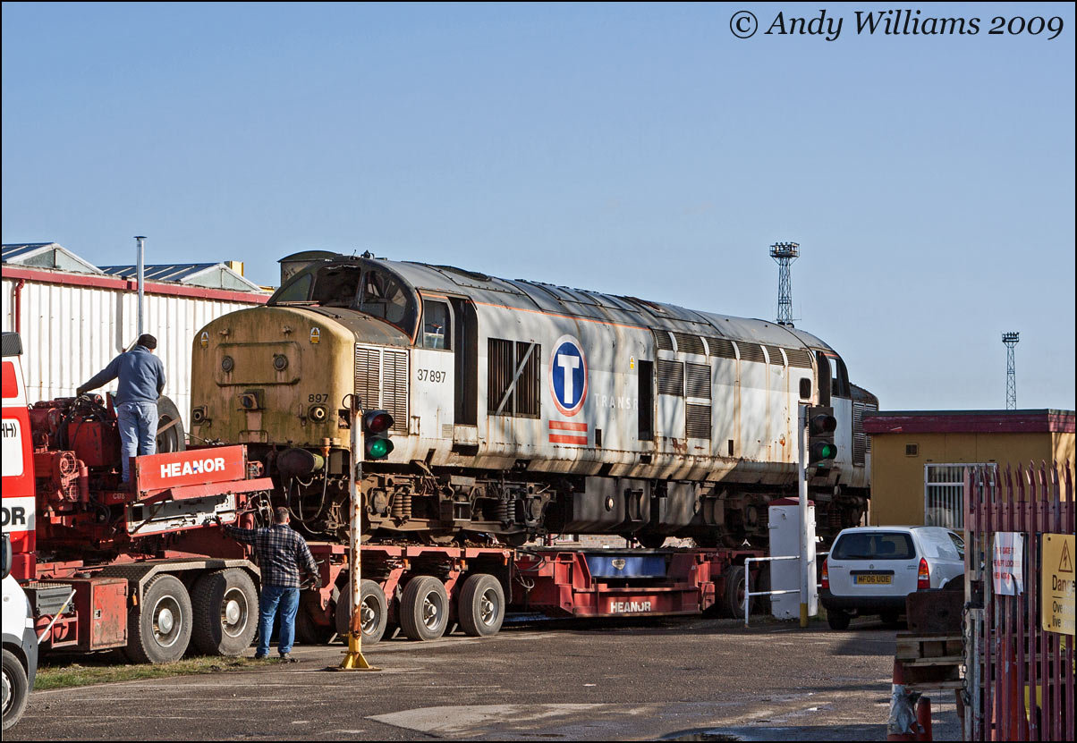 37897 being loaded onto a lorry at Bescot