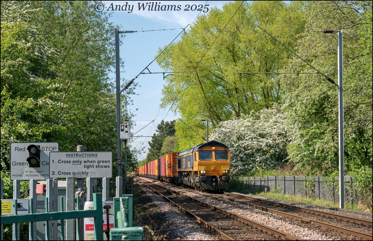 66735 at Newton Road foot crossing (Tame Bridge)