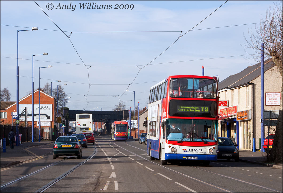 Tram 16 at Monmore Green