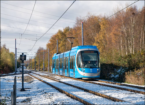 Tram 30 at Wednesbury Parkway