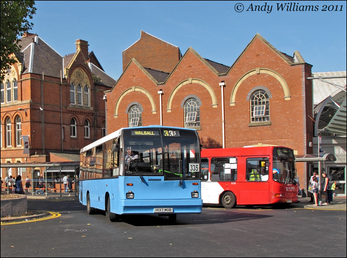 Midland Bus Company H137 MOB at Walsall, Bradford Place